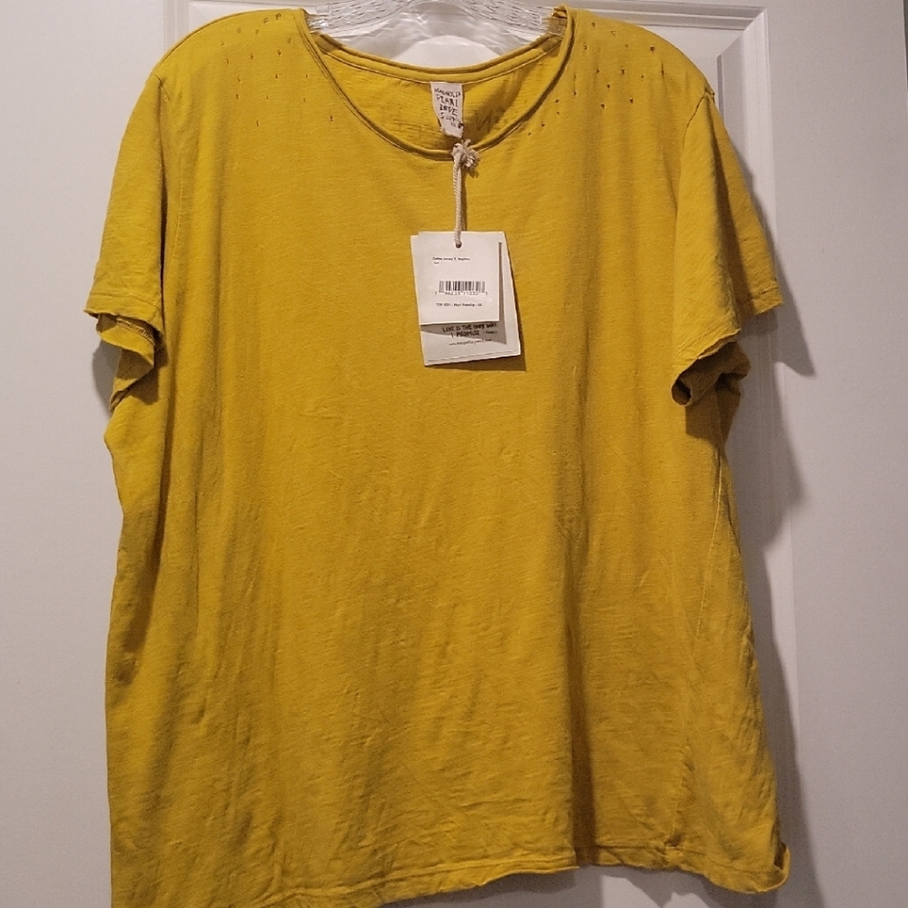 Magnolia Pearl Mustard Short Sleeve Tee